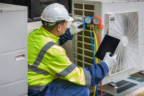 Professional Hvac technician working in Thackerville, OK